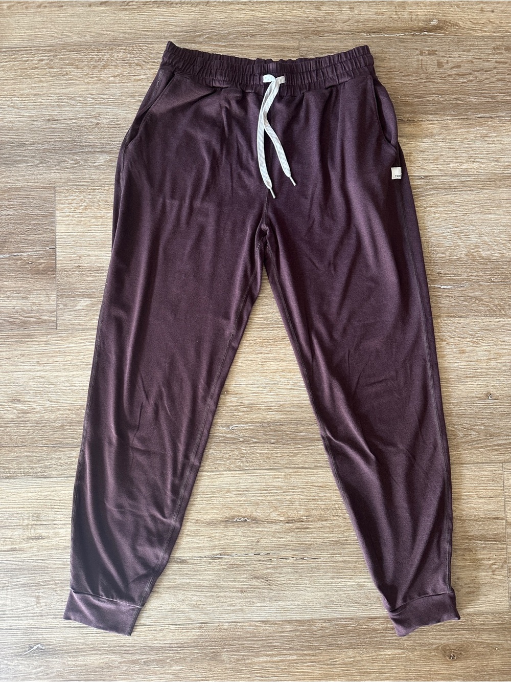 Vuori women’s performance jogger Small Long - mahogany heather